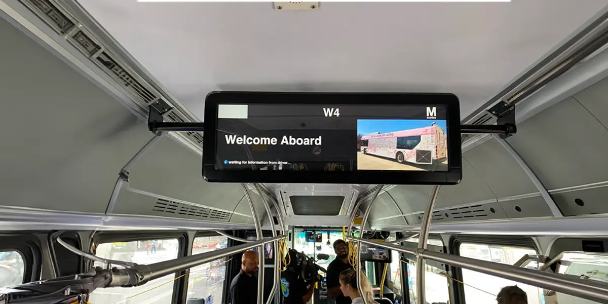 Monitoren en touchscreens voor in-vehicle gebruik