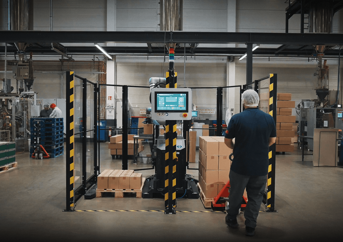 Unchained Robotics Integrates Beetronics Displays in Palletizing Systems